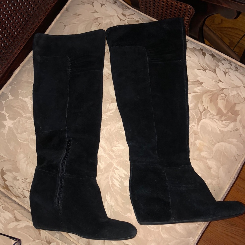 Boots - Picture 4 of 6